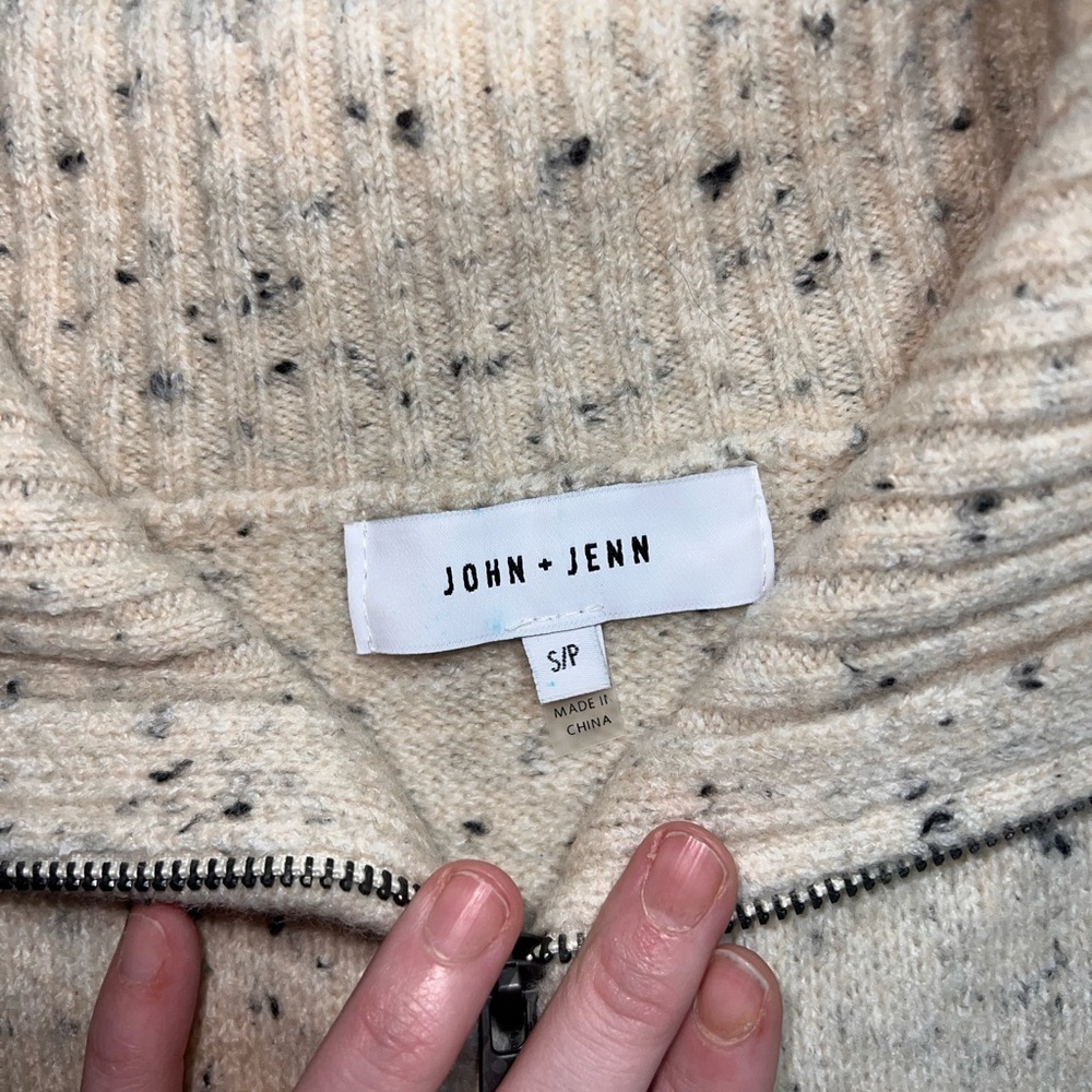 John + Jenn Speckled Beige Zip Tank Top - Picture 4 of 6
